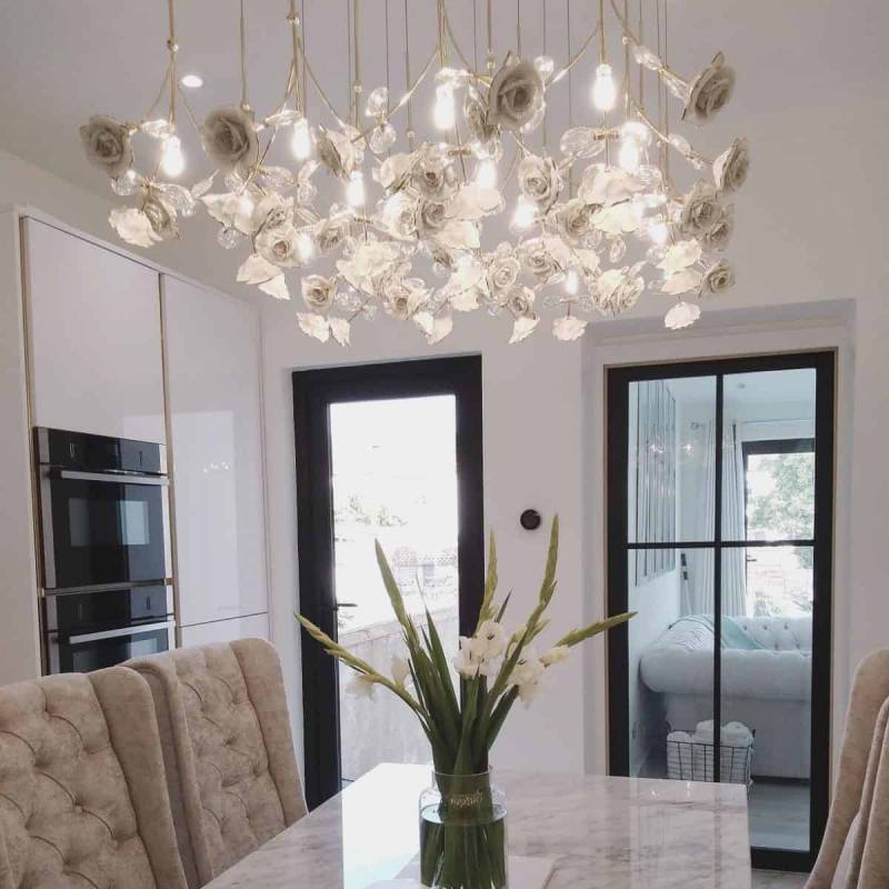 2021 Newest custom big flower rose led chandelier luxury pendant lamp restaurant living room dinner room interior lighting light