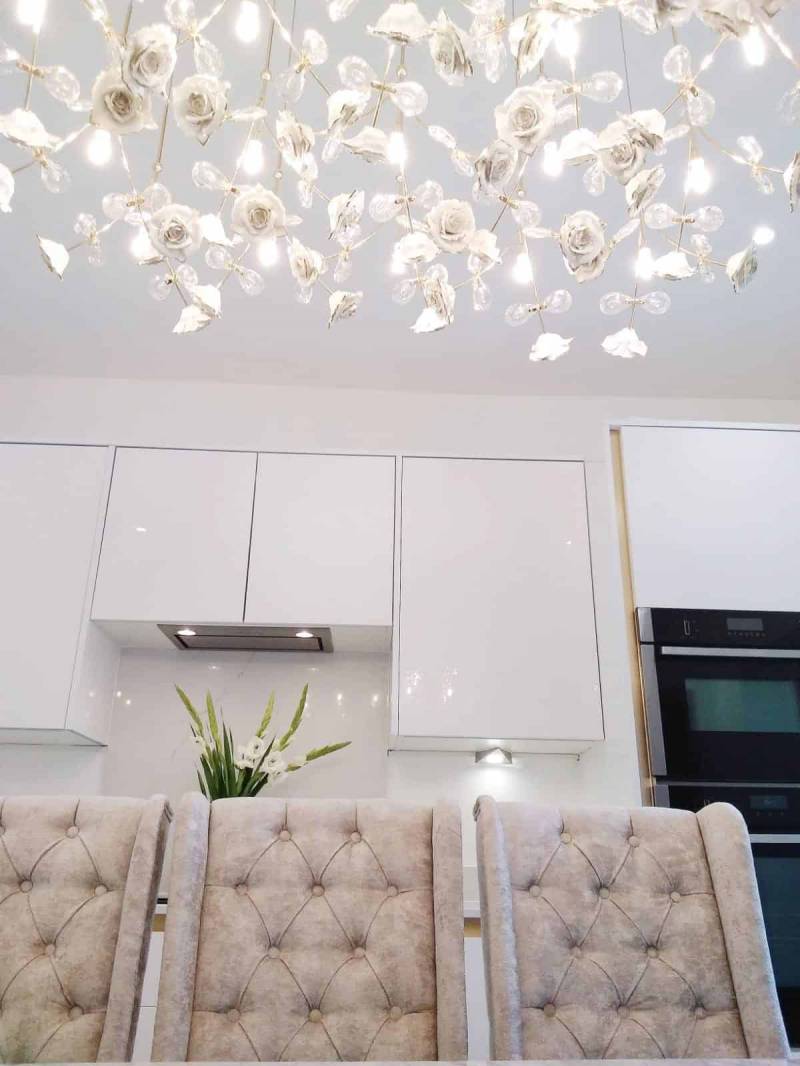 2021 Newest custom big flower rose led chandelier luxury pendant lamp restaurant living room dinner room interior lighting light