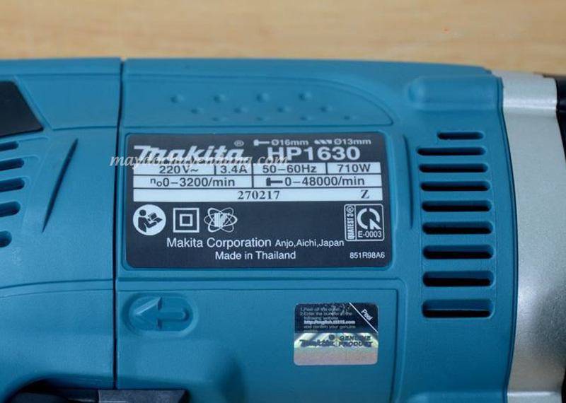 Makita HP 1630 có thông số kỹ thuật ghi trên thân máy