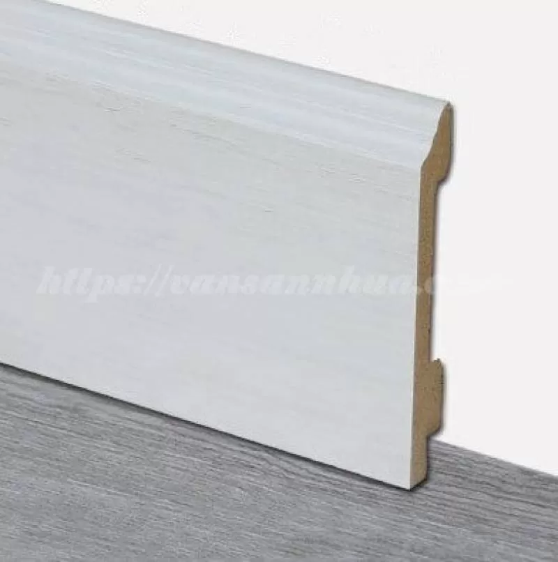 Phào nhựa chân tường P6