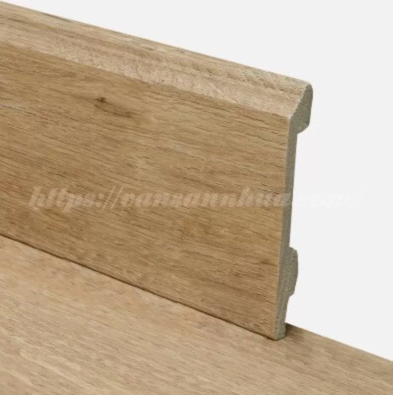 Phào nhựa chân tường P7