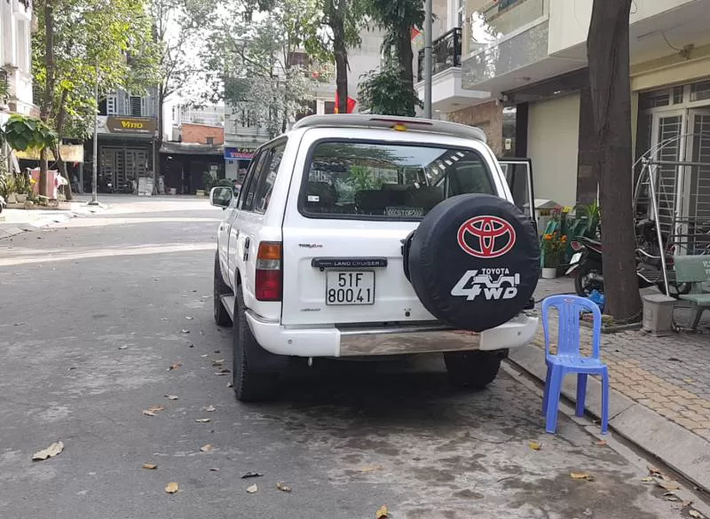 Bán ôtô Land Cruiser 4x4 TRD spots Trắng nhập khẩu Trung Đông