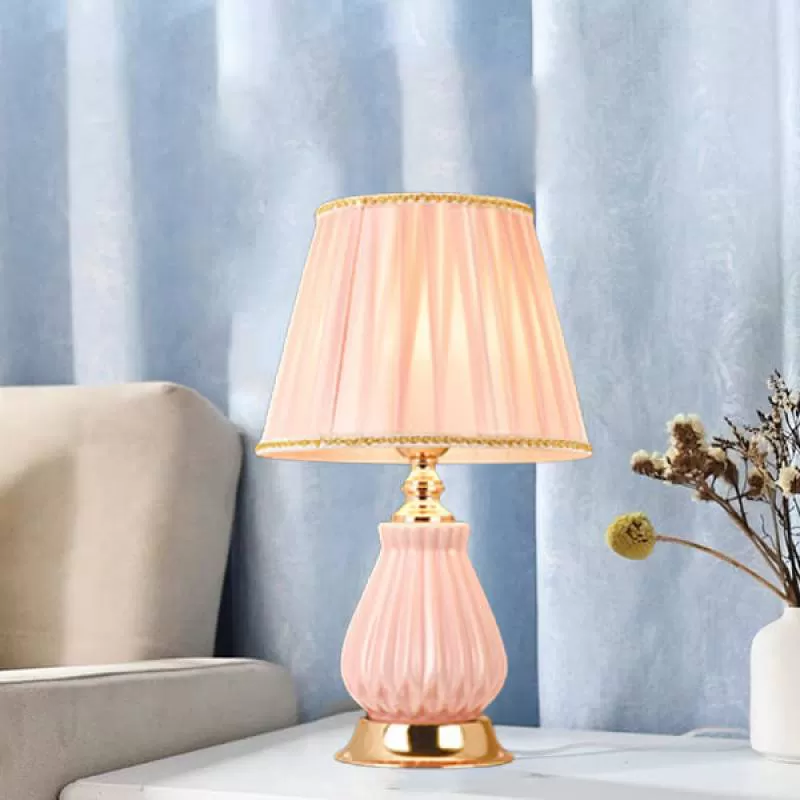 Đèn để bàn chao vải trang trí đầu giường phòng ngủ sang trọng AN-B6852 