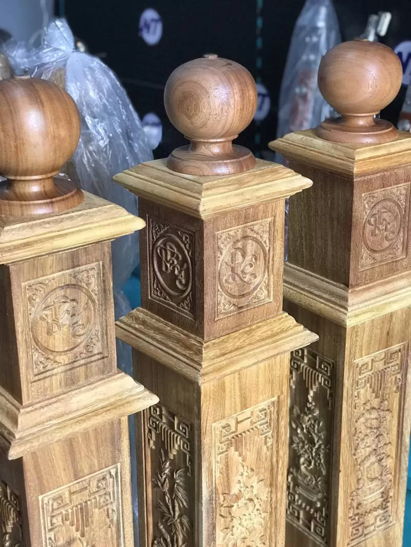 TRỤ CẦU THANG GỖ LIM NAM PHI
