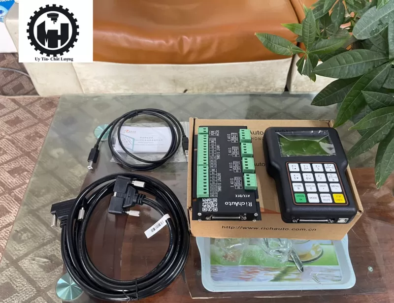 Bộ điều khiển cầm tay A18 4 trục