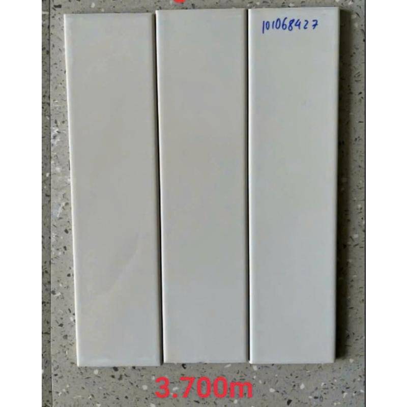 Gạch thẻ 75*300 mã 8427 xám nhạt bóng phẳng 