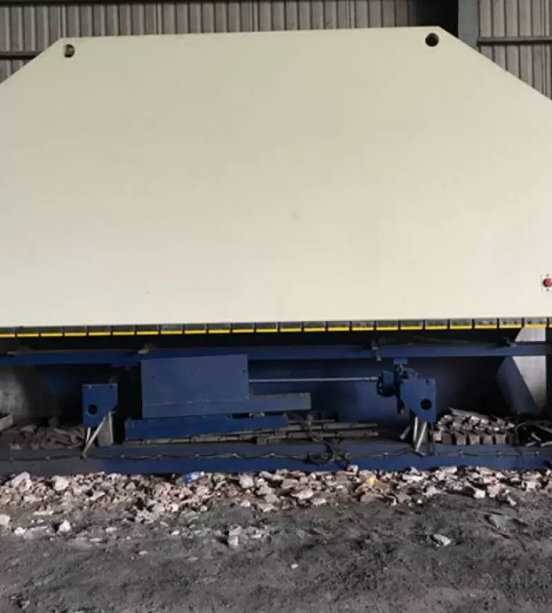 KOMATSU 6000 x 300 ton