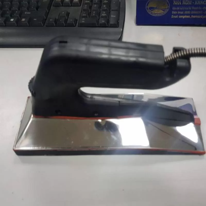 Bàn ủi nối thảm