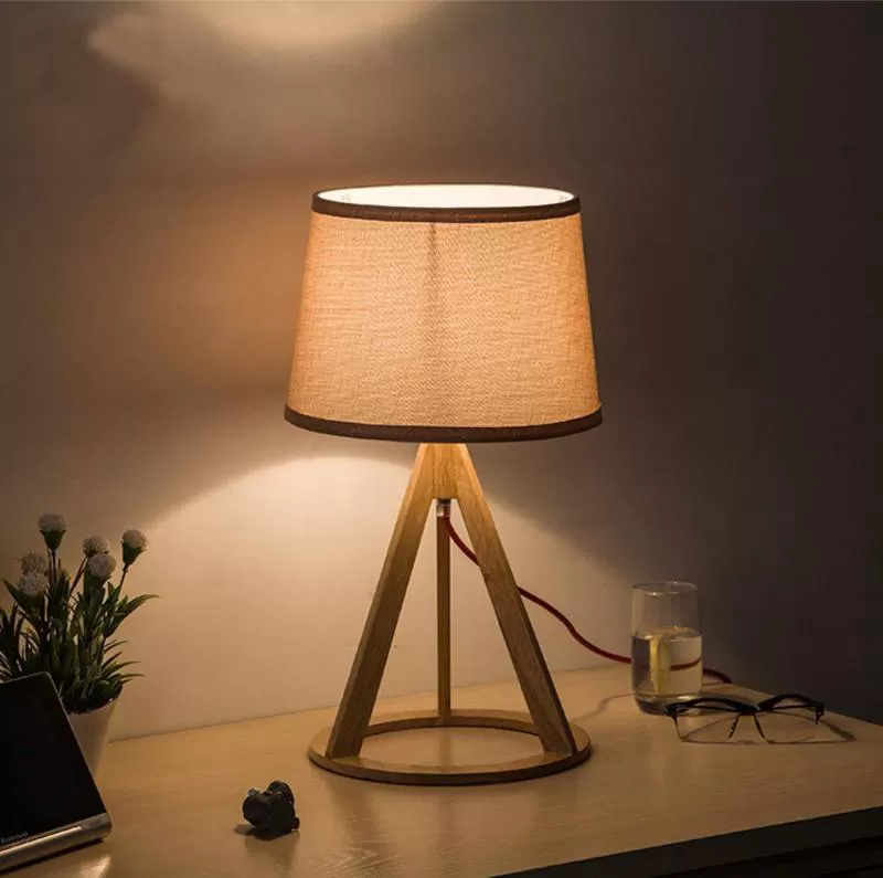 Đèn bàn gỗ DBAN2010