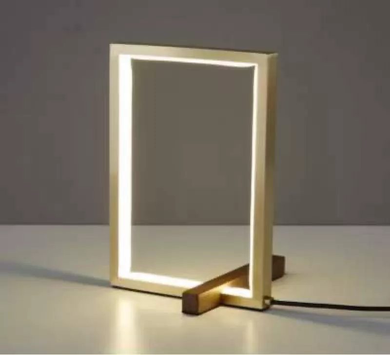 ĐÈN BÀN THÂN SẮT DBAN0150