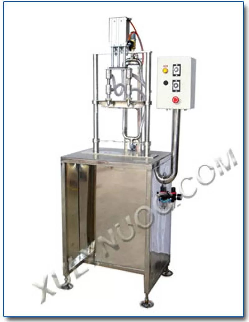 Máy vô chai tự động - Xử Lý Nước