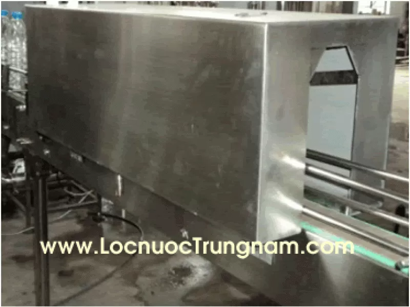 Máy rút màng co chai Pet tự động bằng hơi nước