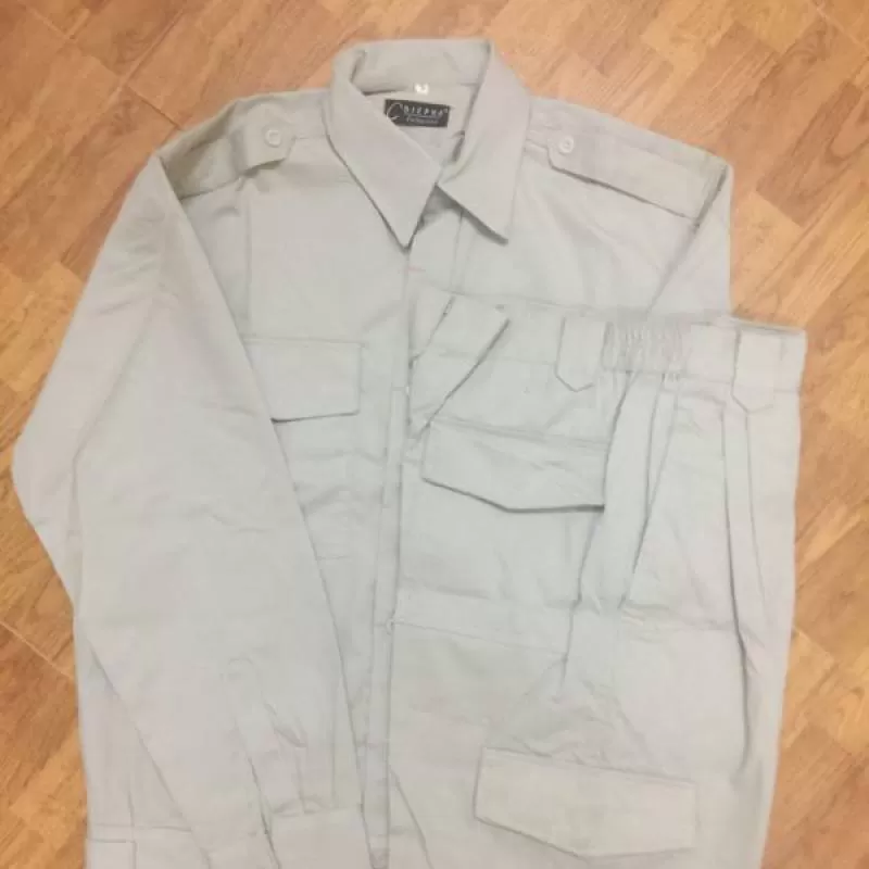 Quần áo Kaki ND túi hộp màu ghi sáng (May sẵn)