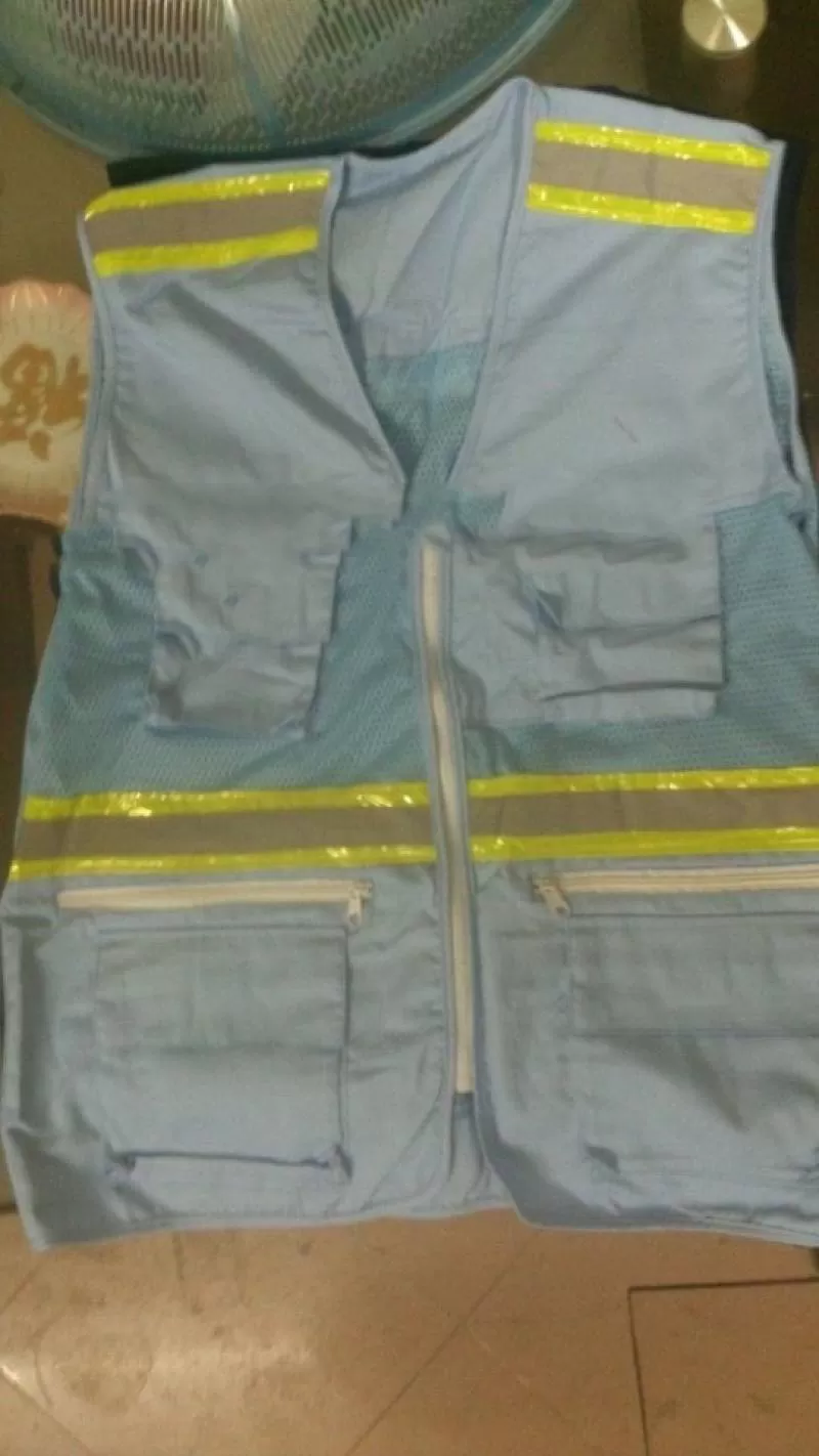 Áo gile màu xanh dương