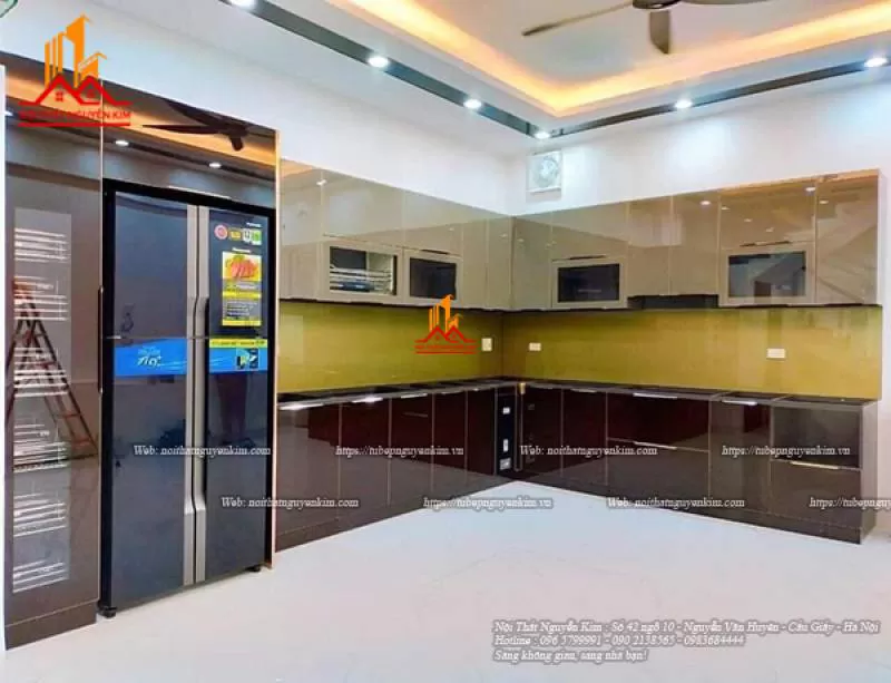 Tủ bếp thùng inox cánh kính TBK03