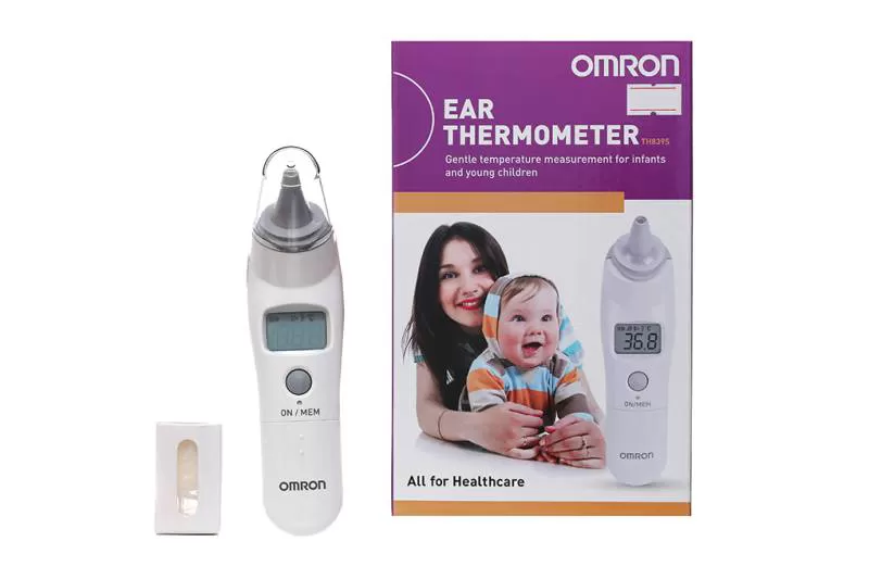 Nhiệt kế điện tử đo ở tai Omron TH 839S