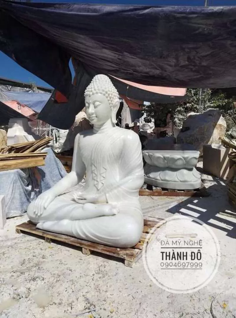 Tượng Phật Thích Ca bằng đá tự nhiên