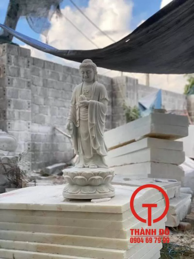 Tượng Phật A Di Đà bằng đá nhỏ