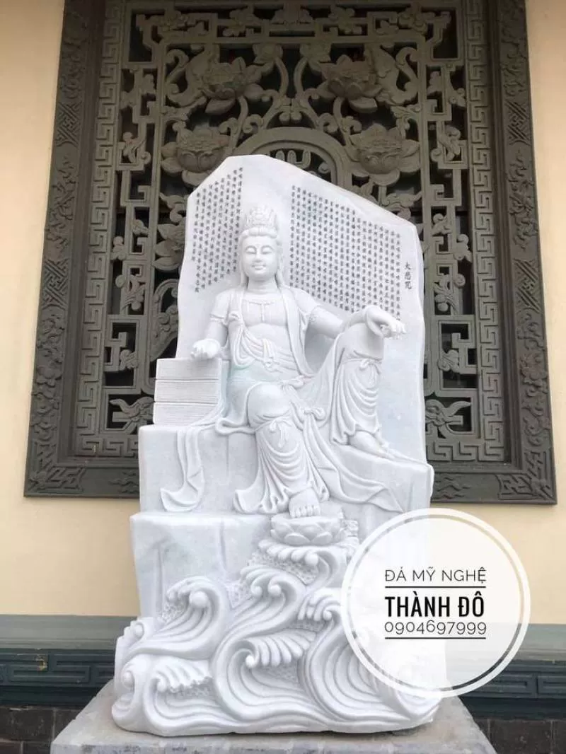 Tượng Quan Âm Tự Tại bằng đá