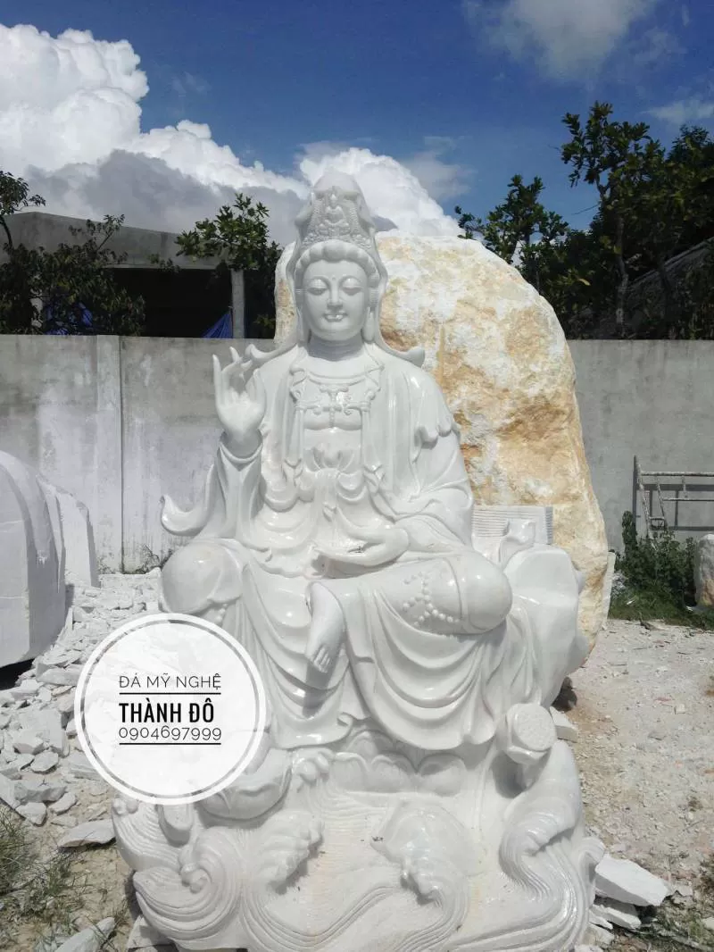 Tượng Quan Âm tự tại 2m