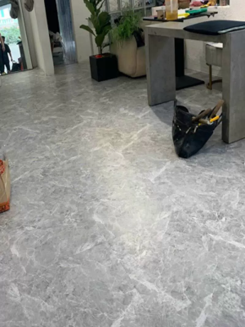 Nhựa lót sàn vuông giả hoa cương khói