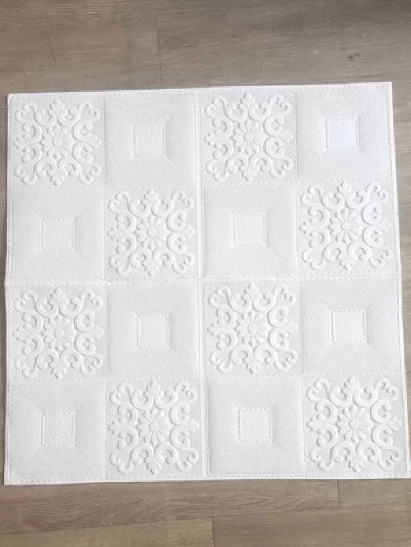 Xốp dán tường hoa văn trắng