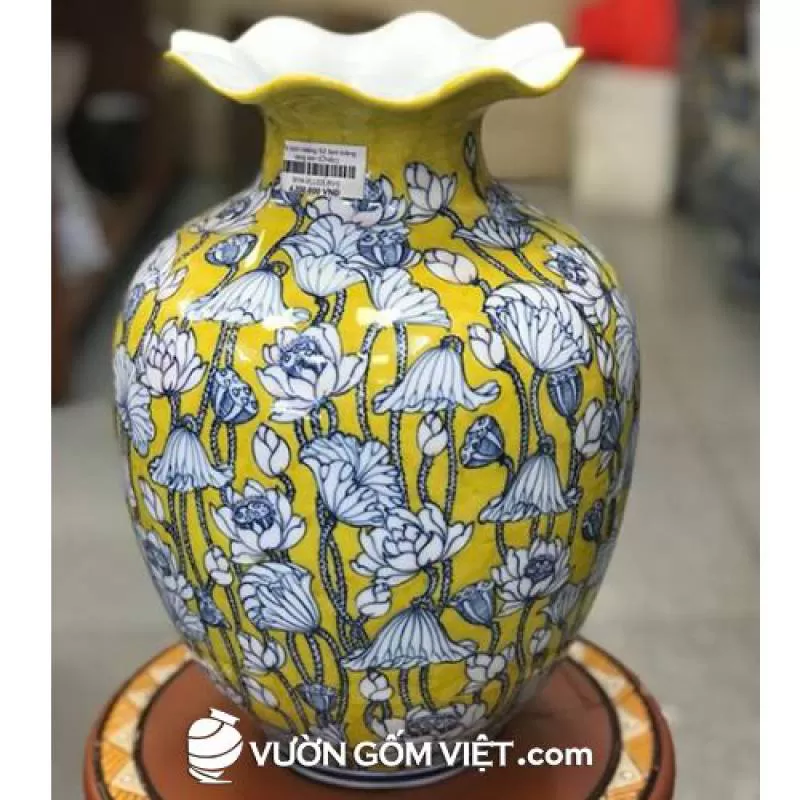 Bình hoa Bát Tràng phong thủy miệng lượn