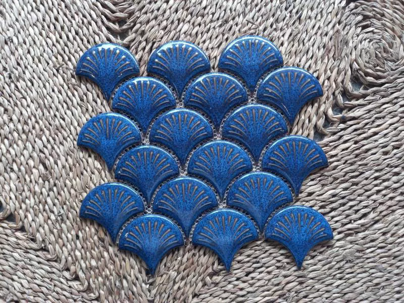 GẠCH MOSAIC VẢY CÁ VÂN VỎ SÒ GỐM SỨ