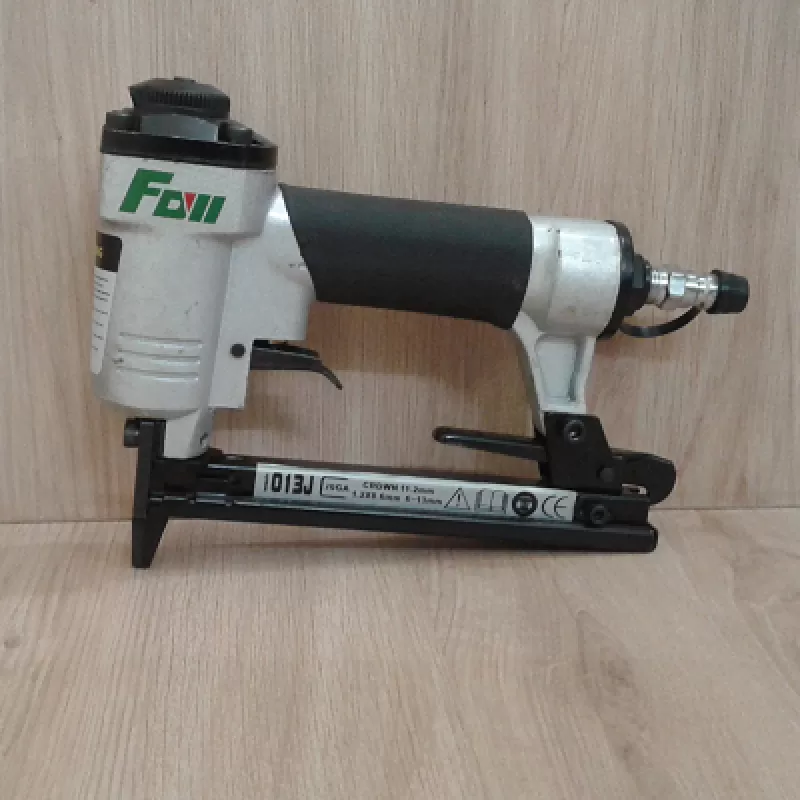 SÚNG BẮN ĐINH U FAVI J1013