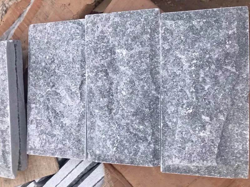 Đá bóc đen 10x20 cm 