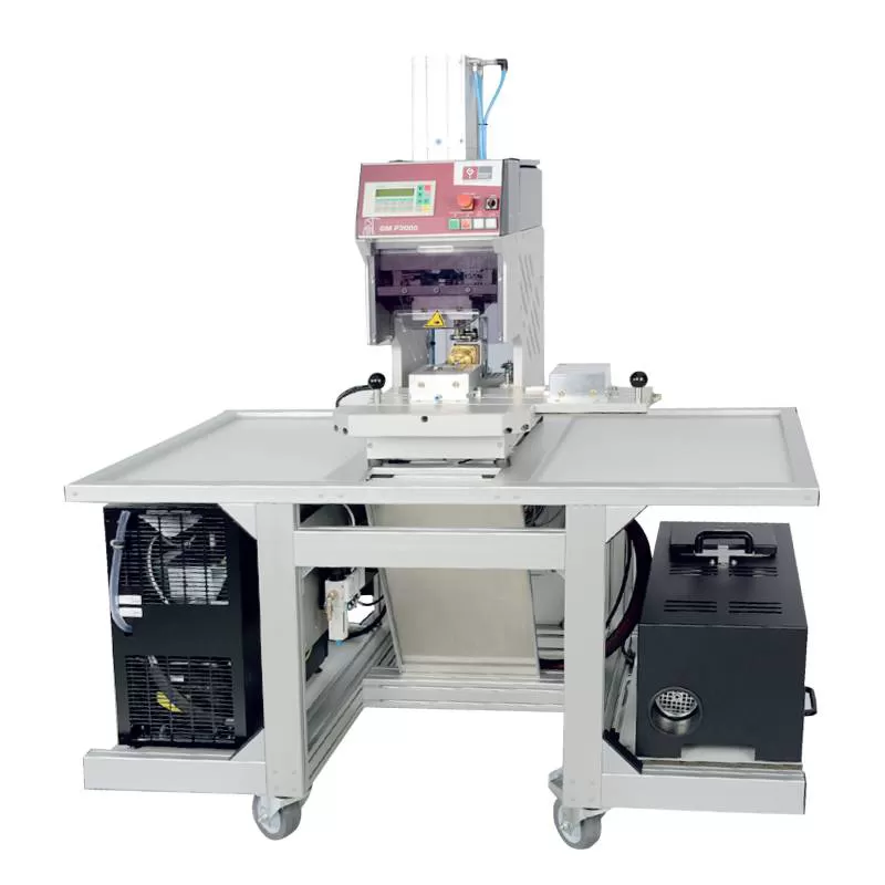 GM P3000 – Máy đúc nhựa áp lực thấp với bàn trượt thủ công