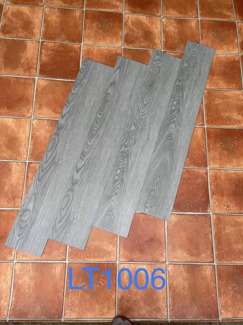 SÀN NHỰA LT1006