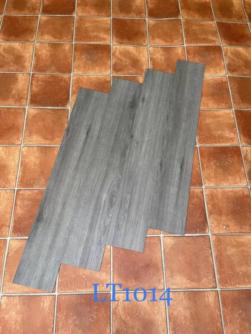 SÀN NHỰA LT1014