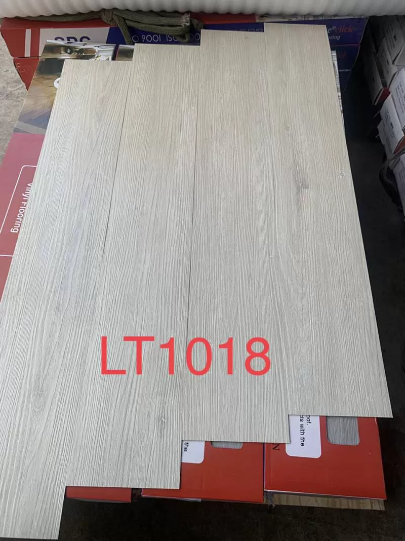 SÀN NHỰA LT1018