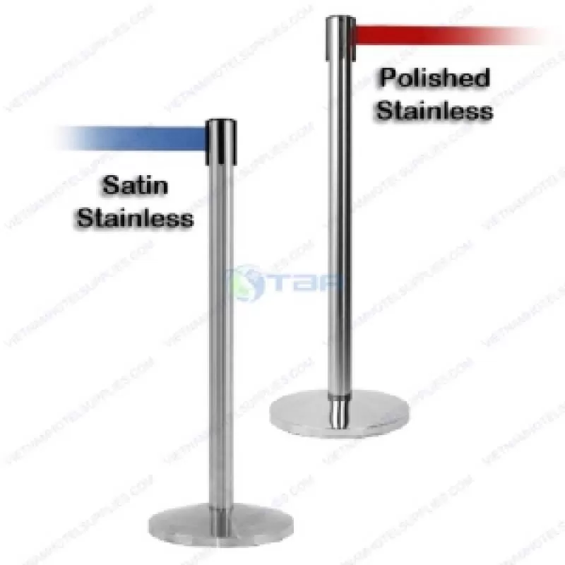 Trụ chắn phân làn dây căng màu xanh trong bệnh viện