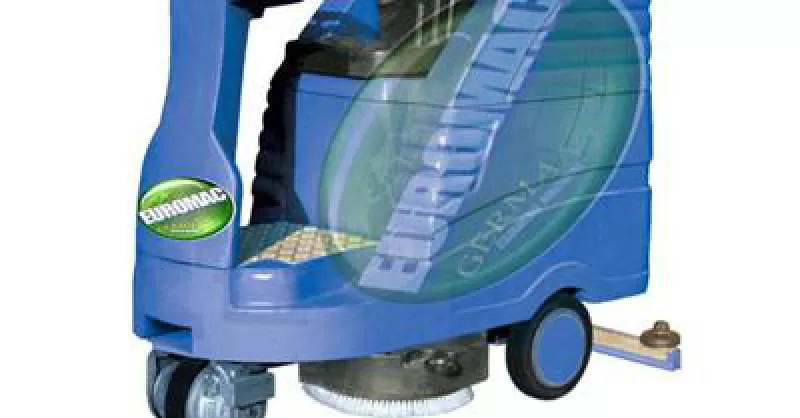 Máy chà rửa sàn liên hợp ngồi lái Euromac Model ERM 2012