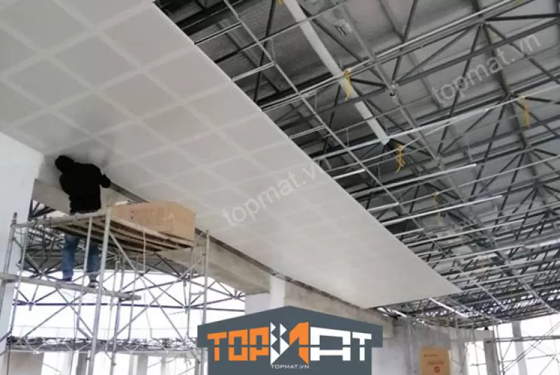 Tấm Trần nhôm Clip-in tiêu âm - Báo giá trần nhôm Austrong