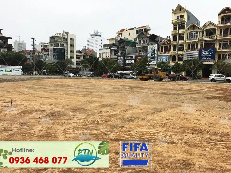Thi công sân bóng cỏ nhân tạo nhà máy Nhiệt Điện Cẩm Phả - Quảng Ninh