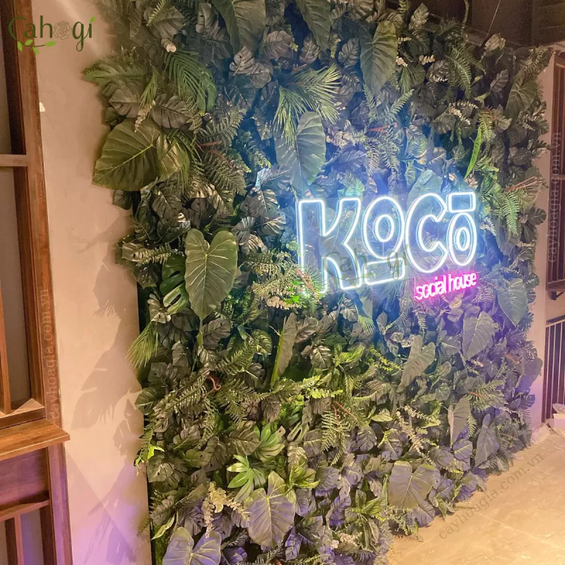 Thi Công Trang Trí Tường Cây Giả Quán Bar KoCo