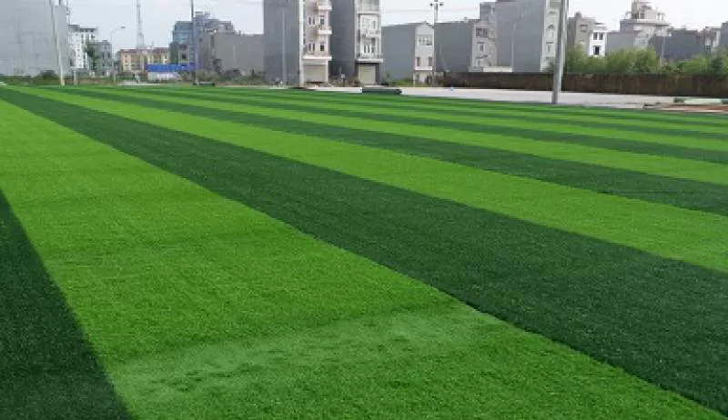 Làm sao để có sân cỏ nhân tạo giá rẻ, chất lượng