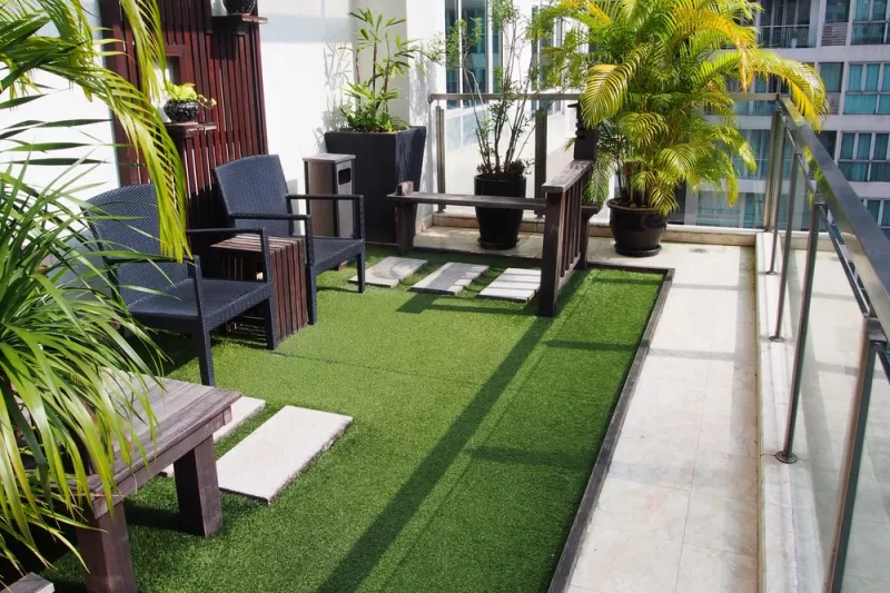 5 mẫu trang trí cỏ nhân tạo sân vườn ban công đẹp chuẩn tinh tế