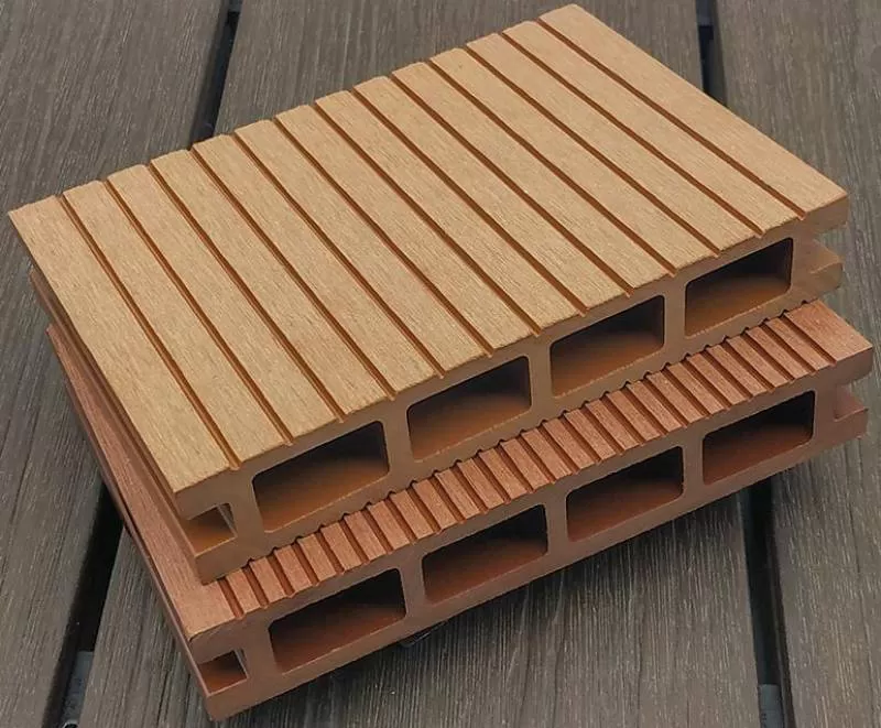 Sàn ngoài trời lỗ vuông