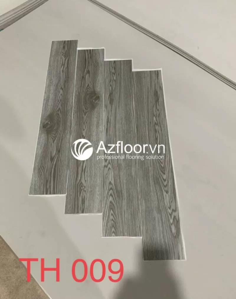 Sàn nhựa keo sẵn th009