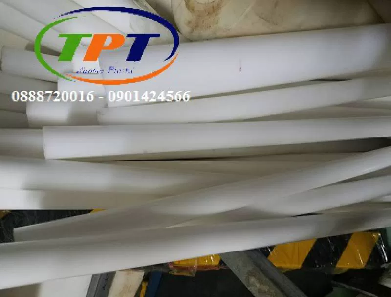 Cây nhựa pom trắng chịu lực