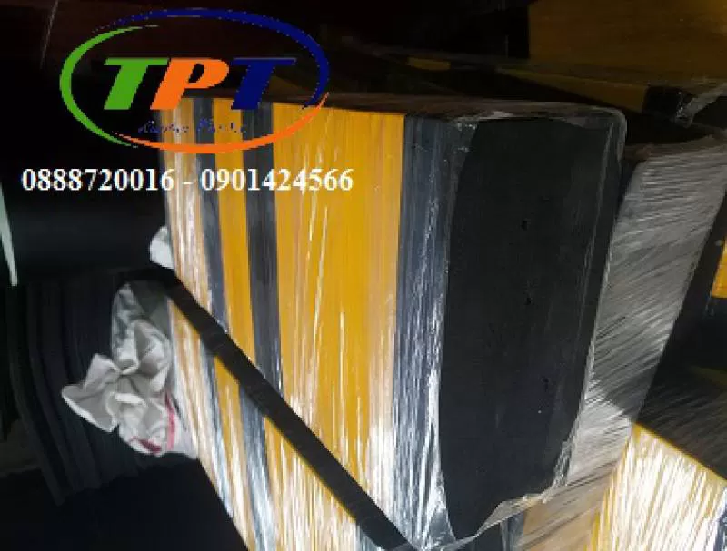 Đệm cao su chống va chữ i