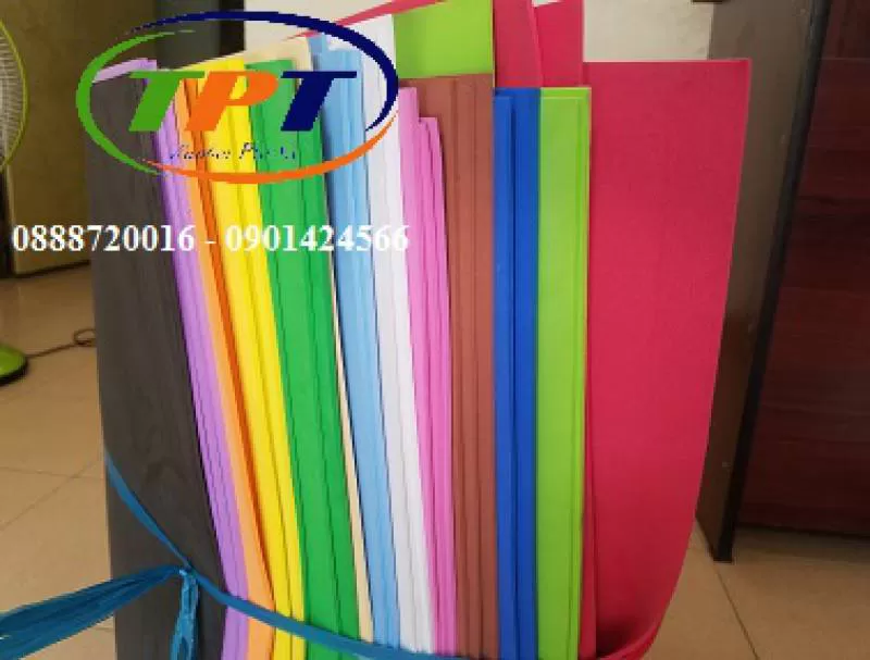 Mút xốp làm bông hoa
