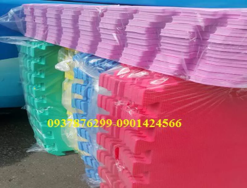 CẦN LƯU Ý AN TOÀN CHO BÉ VUI CHƠI TRÊN THẢM
