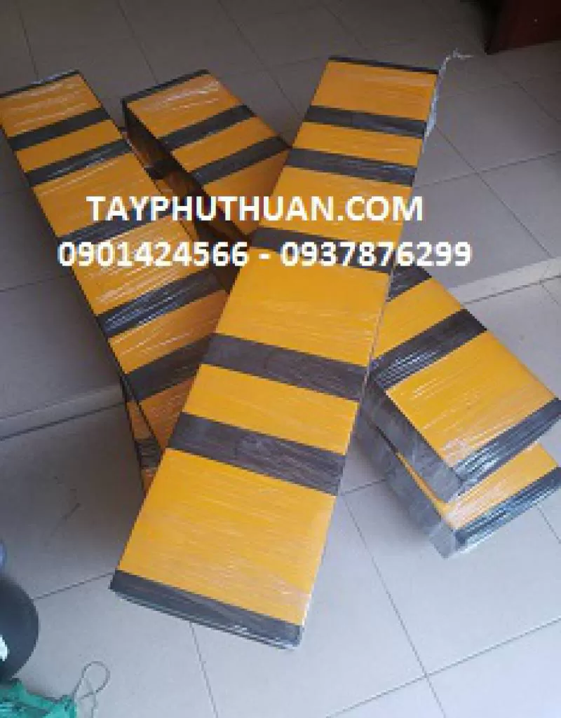 Đệm cao su sơn vàng 100mm