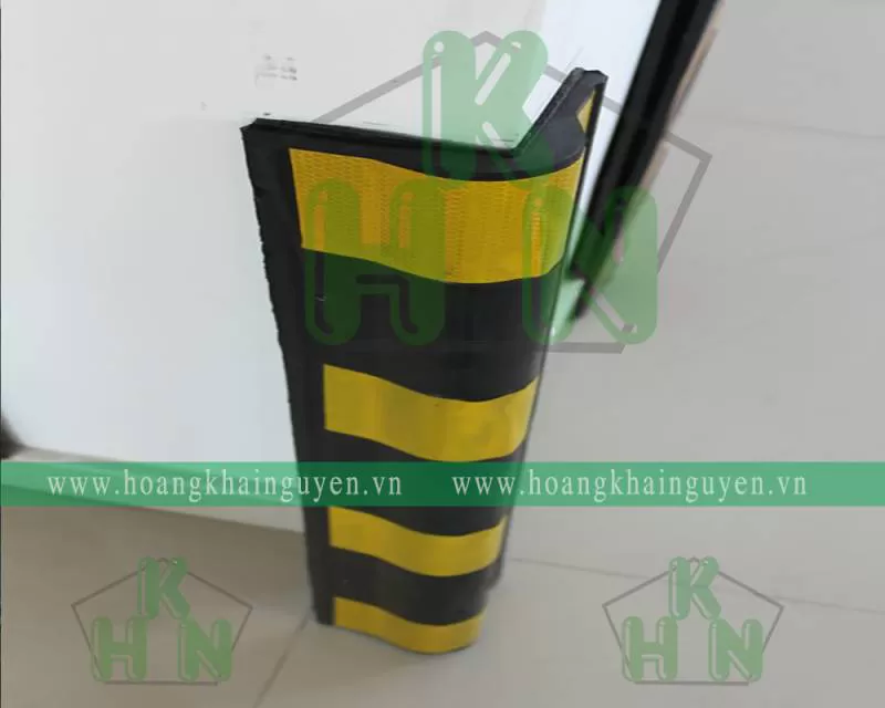 Thanh ốp cột cao su | Báo giá góc tường có phản quang