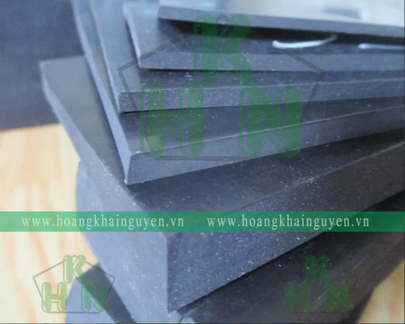 Cao su đặc dạng cuộn lót sàn 50ly | Cao su chiu luc mau den 50mm